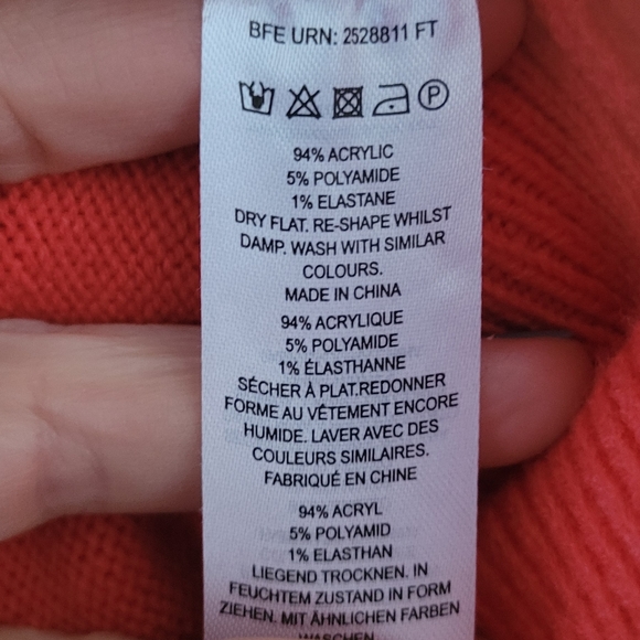 Turtle neck sweater - Picture 4 of 5